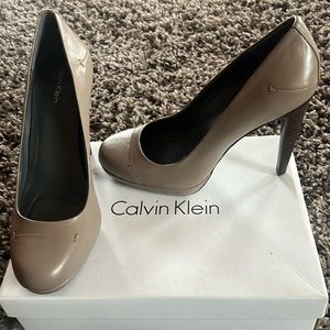 Calvin Klein Shoes Size 6